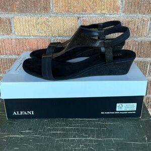 Alfani Vacanzaa Step 'N Flex Wedge Black Sandals Women's Size 10M NEW